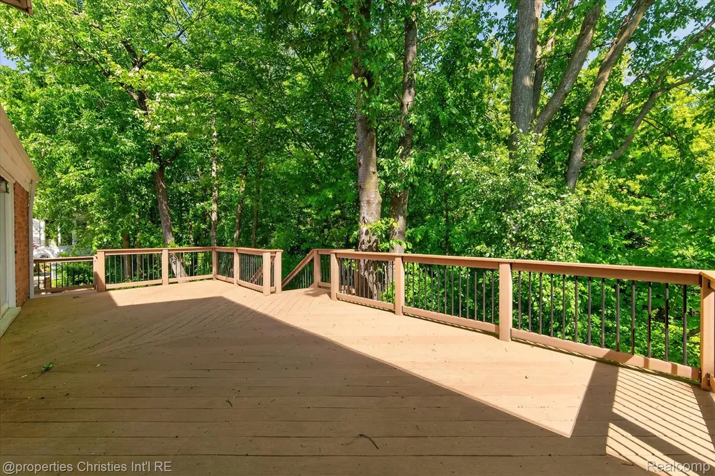 4352 Greenstown Drive West Bloomfield Charter Township MI 48323