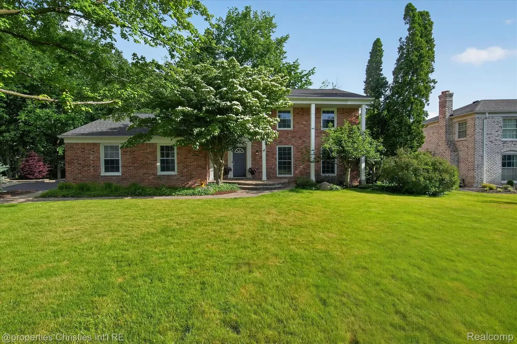 4352 Greenstown Drive West Bloomfield Charter Township MI 48323