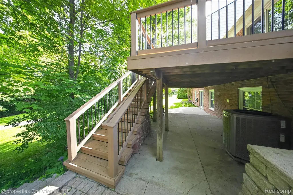 4352 Greenstown Drive West Bloomfield Charter Township MI 48323