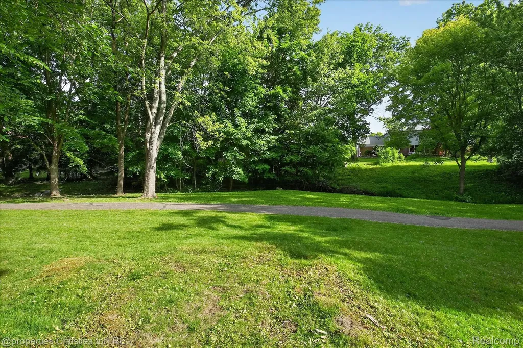 4352 Greenstown Drive West Bloomfield Charter Township MI 48323