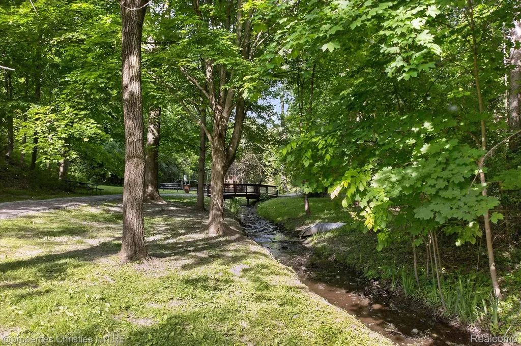 4352 Greenstown Drive West Bloomfield Charter Township MI 48323