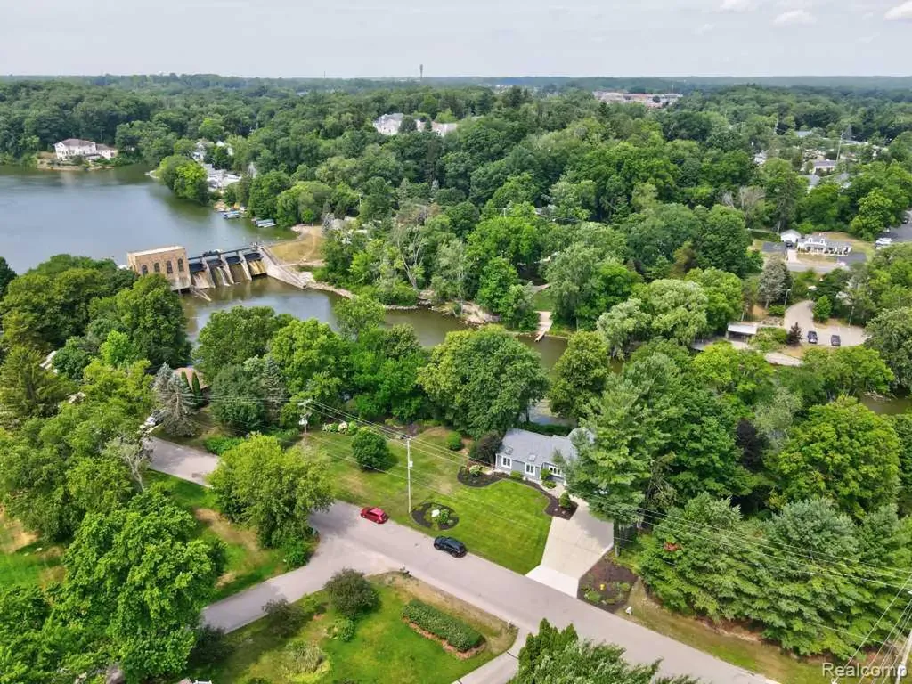 2973 Thorncrest Drive SE Cascade Charter Township MI 49546