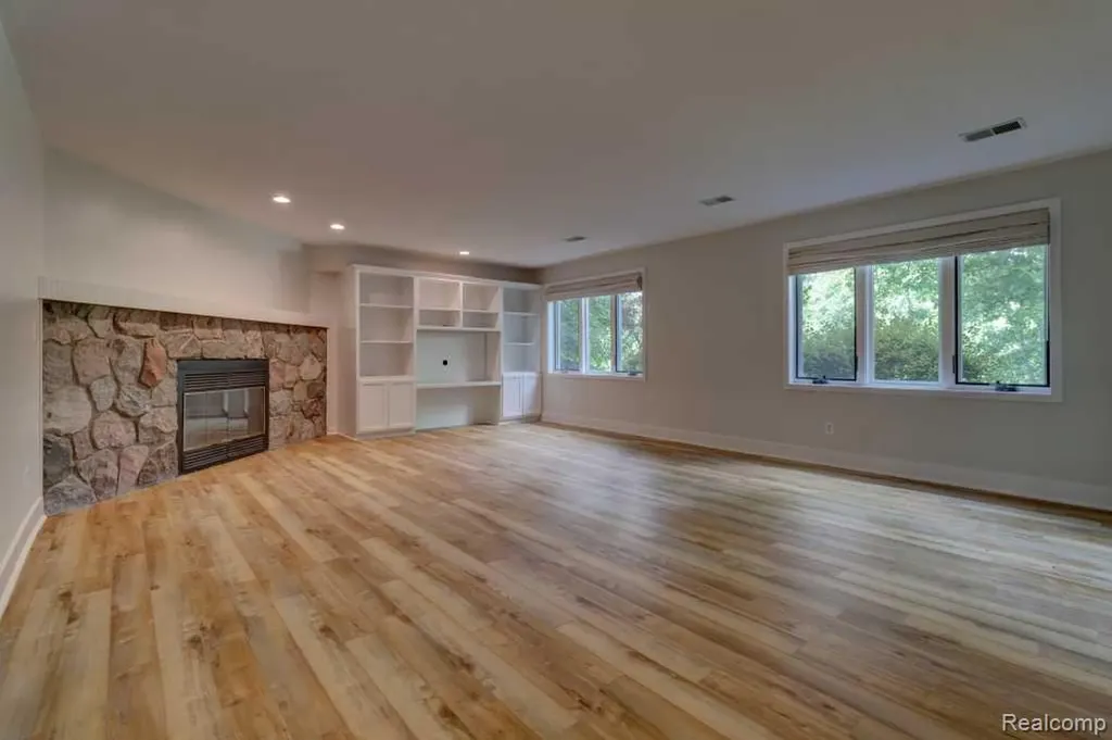 2973 Thorncrest Drive SE Cascade Charter Township MI 49546