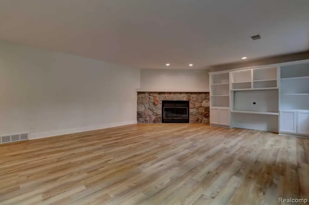 2973 Thorncrest Drive SE Cascade Charter Township MI 49546