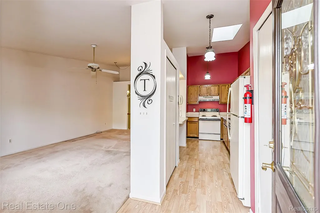 25137 Jefferson Court South Lyon City MI 48178