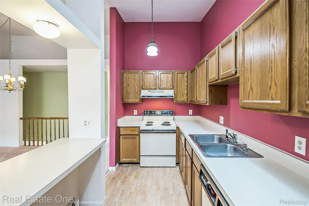 25137 Jefferson Court South Lyon City MI 48178