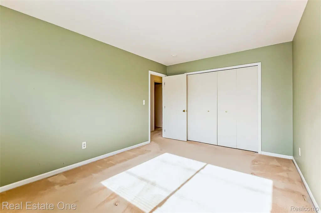 25137 Jefferson Court South Lyon City MI 48178