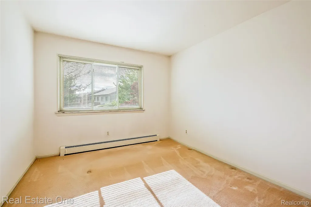 25137 Jefferson Court South Lyon City MI 48178