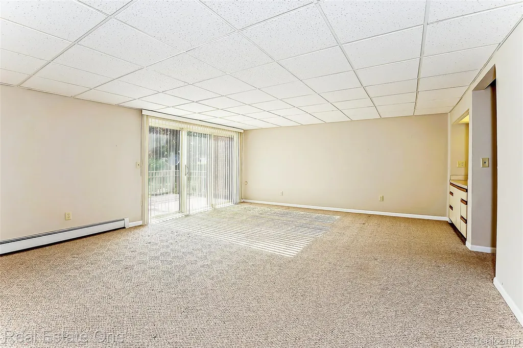 25137 Jefferson Court South Lyon City MI 48178