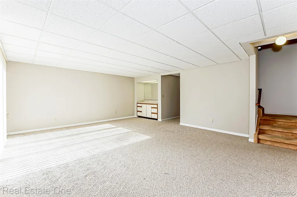 25137 Jefferson Court South Lyon City MI 48178