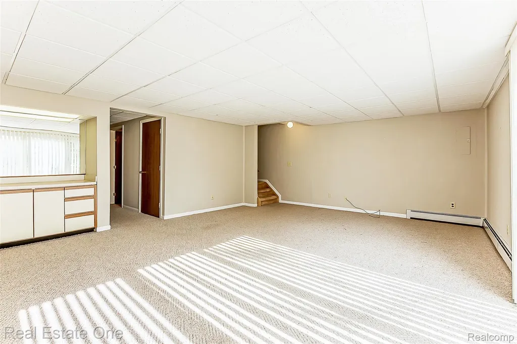 25137 Jefferson Court South Lyon City MI 48178