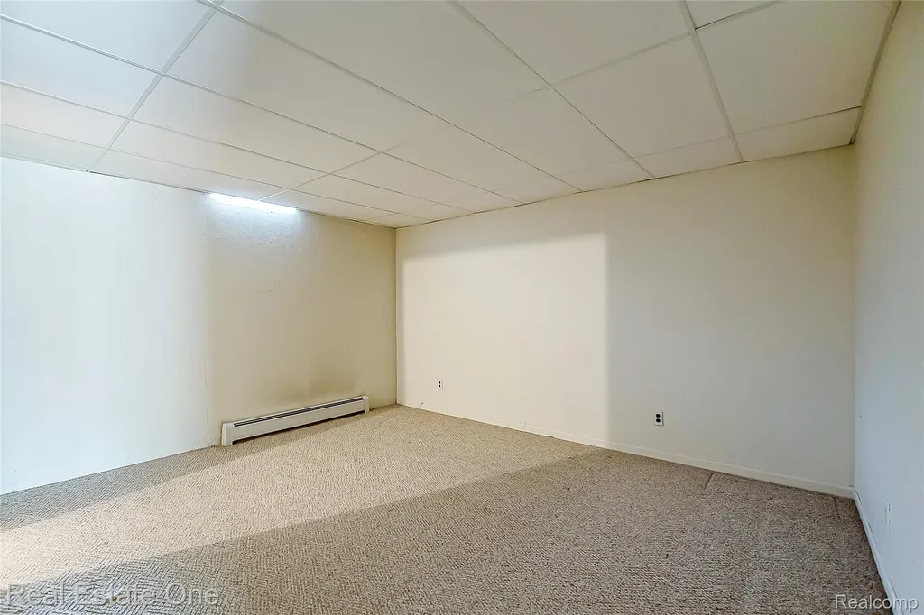 25137 Jefferson Court South Lyon City MI 48178