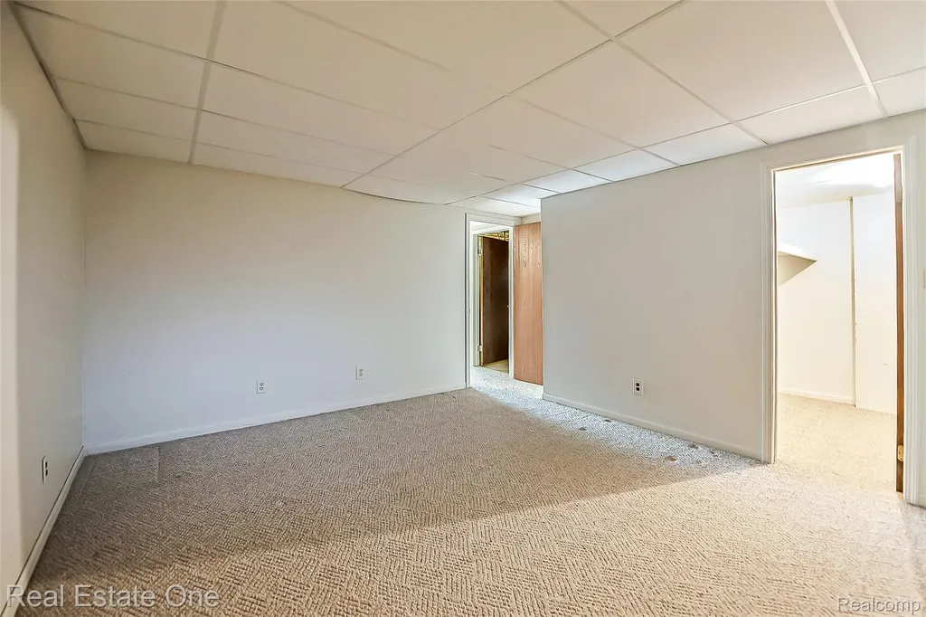 25137 Jefferson Court South Lyon City MI 48178