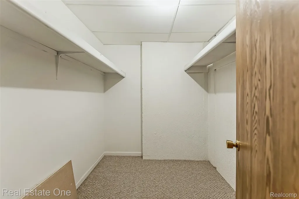 25137 Jefferson Court South Lyon City MI 48178