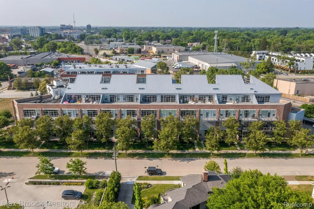333 E Parent Avenue Royal Oak City MI 48067