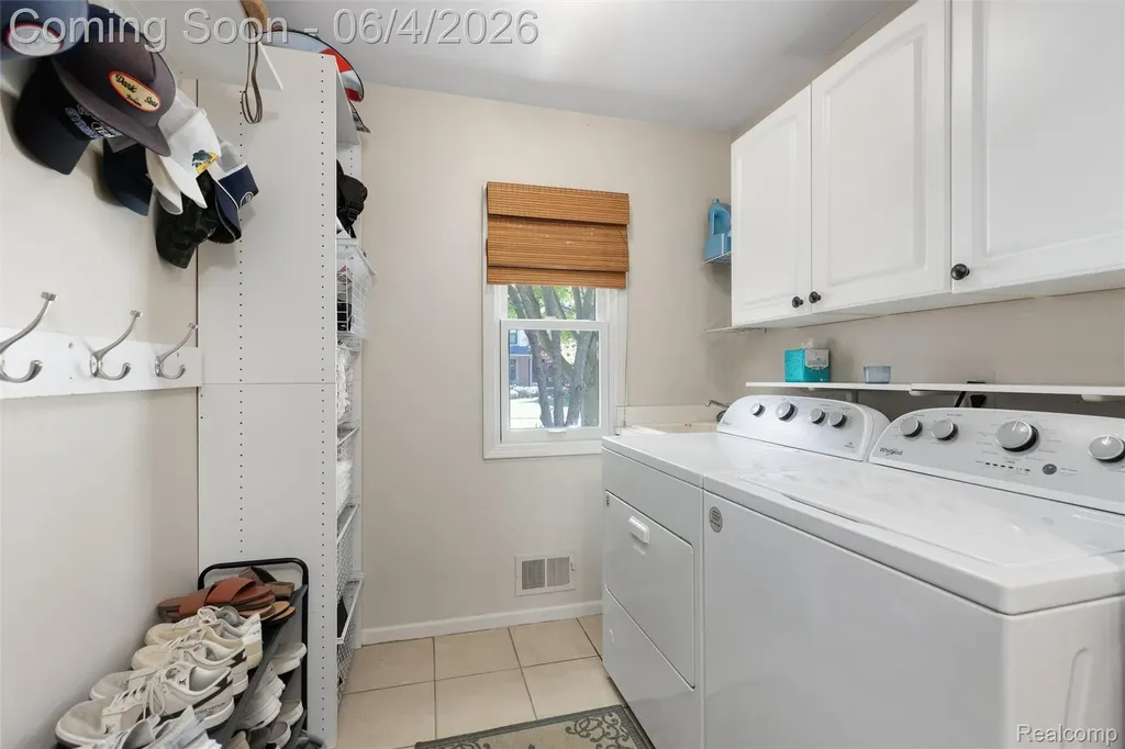 42812 Ledgeview Drive Novi City MI 48377