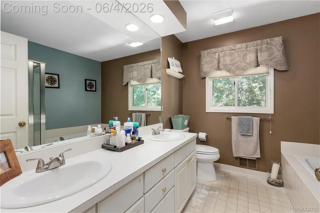 42812 Ledgeview Drive Novi City MI 48377