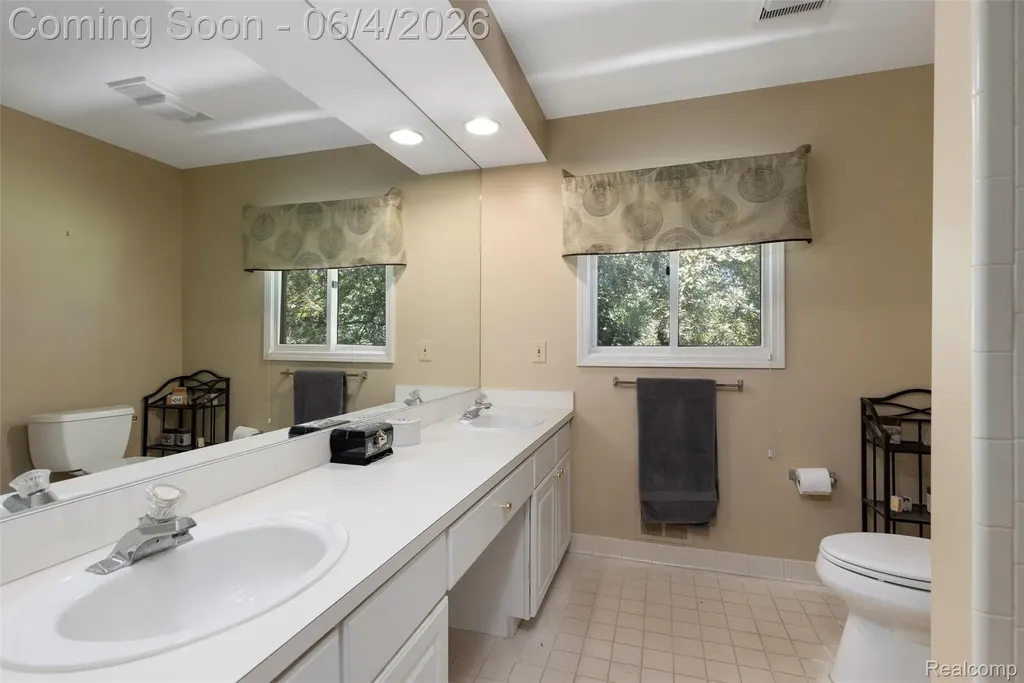42812 Ledgeview Drive Novi City MI 48377