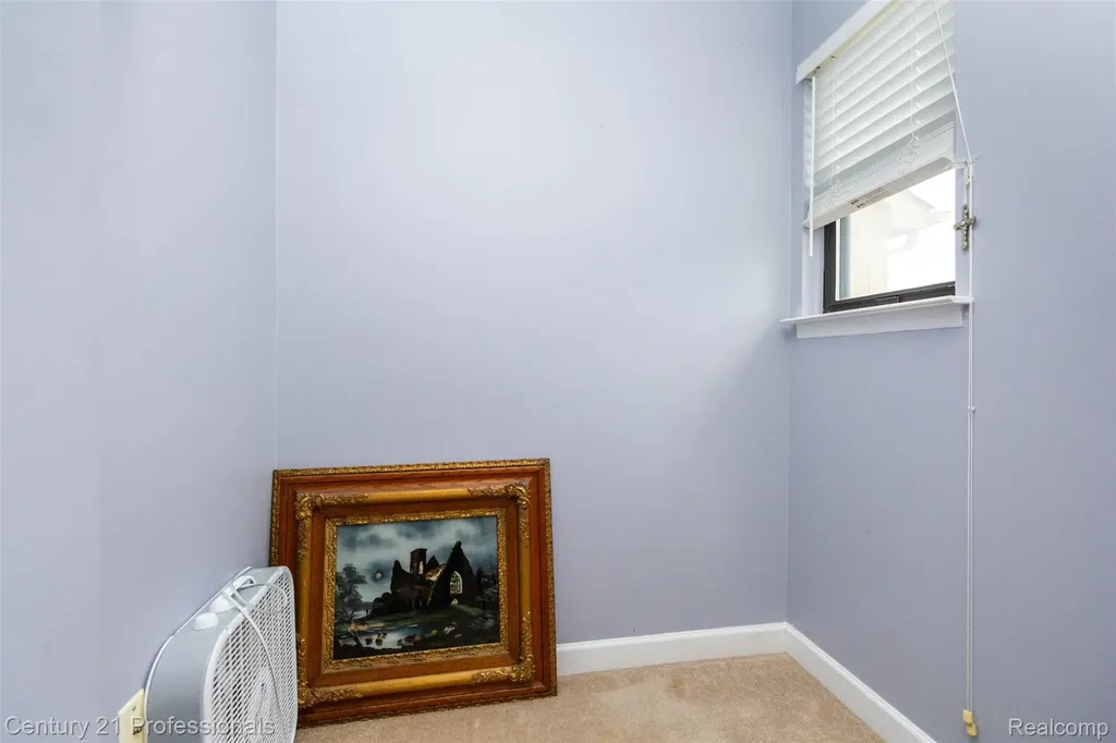 574 Tennyson Rochester Hills City MI 48307