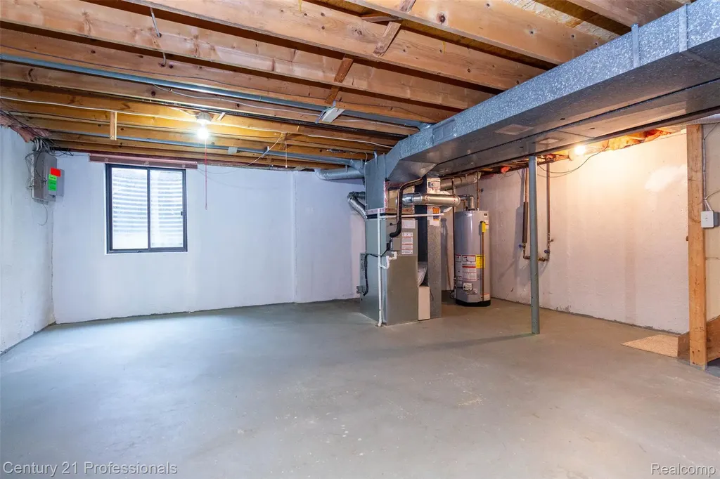 574 Tennyson Rochester Hills City MI 48307