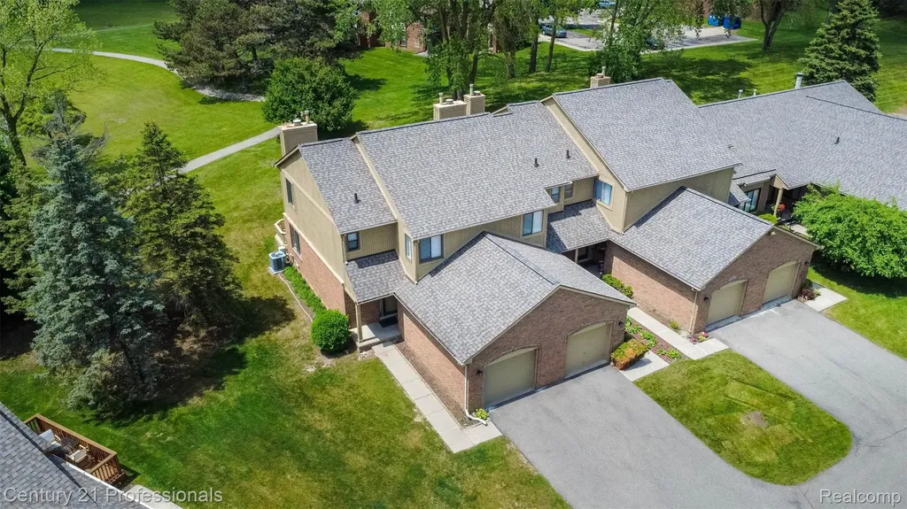 574 Tennyson Rochester Hills City MI 48307