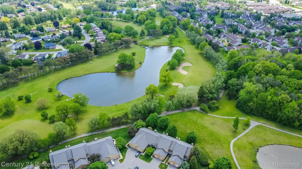 574 Tennyson Rochester Hills City MI 48307