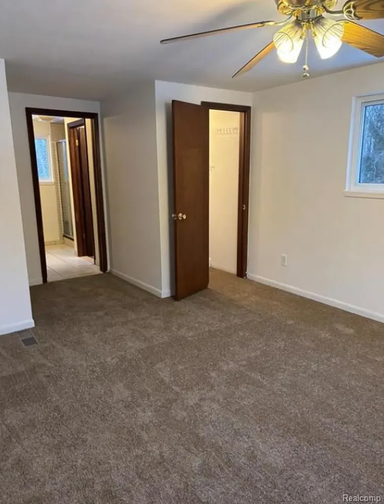 6099 Brookwood Drive Burton City MI 48509