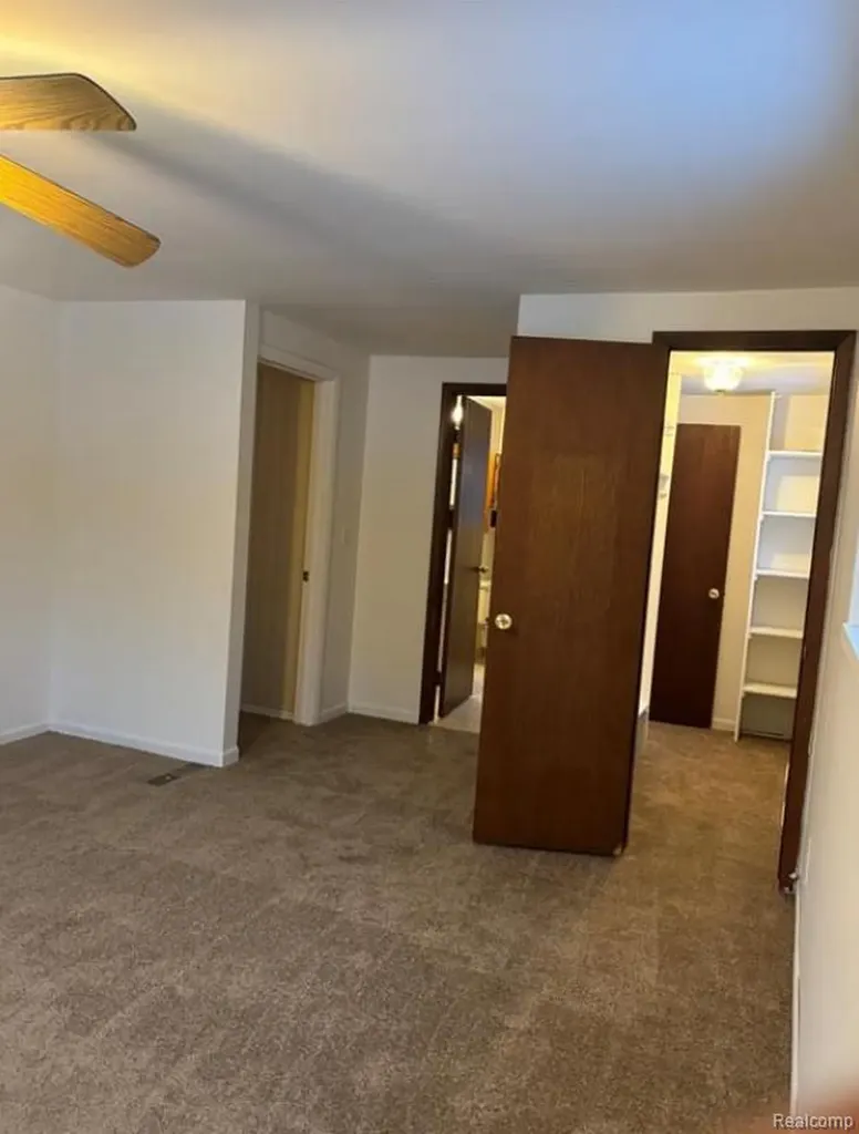 6099 Brookwood Drive Burton City MI 48509