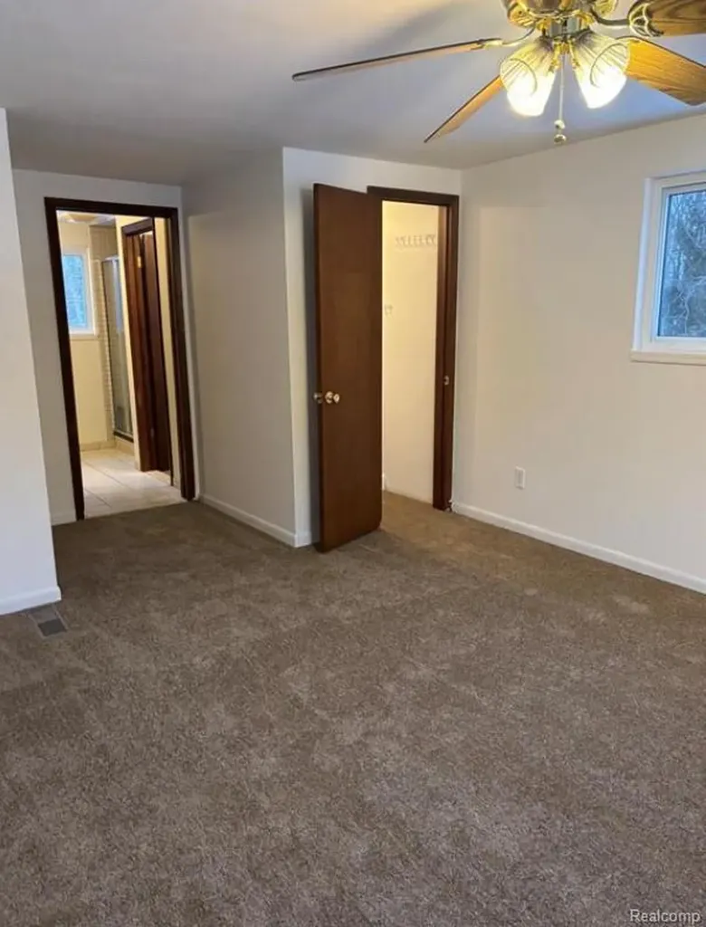 6099 Brookwood Drive Burton City MI 48509