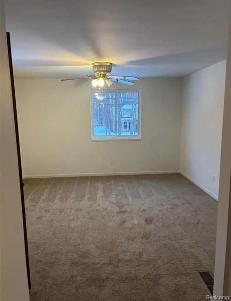 6099 Brookwood Drive Burton City MI 48509