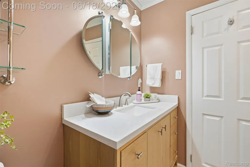 25531 Crystal Spring Court Farmington Hills City MI 48336