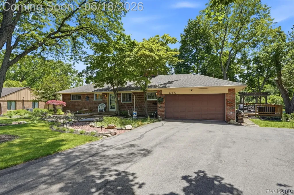 25531 Crystal Spring Court Farmington Hills City MI 48336