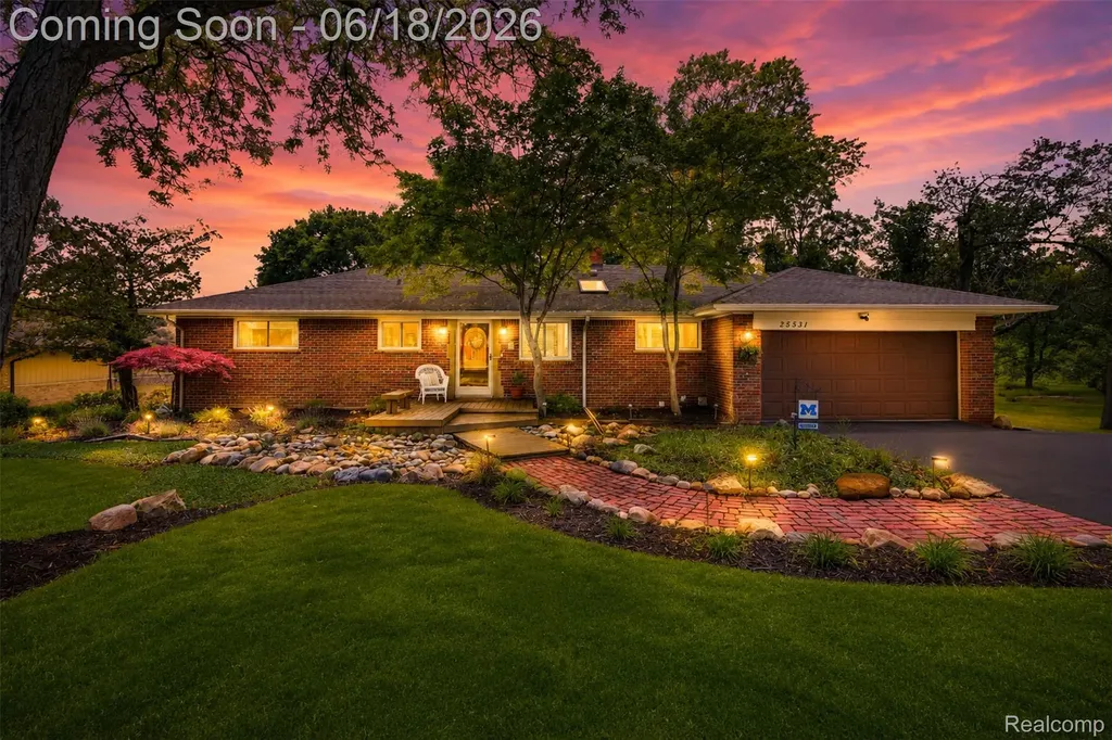 25531 Crystal Spring Court Farmington Hills City MI 48336