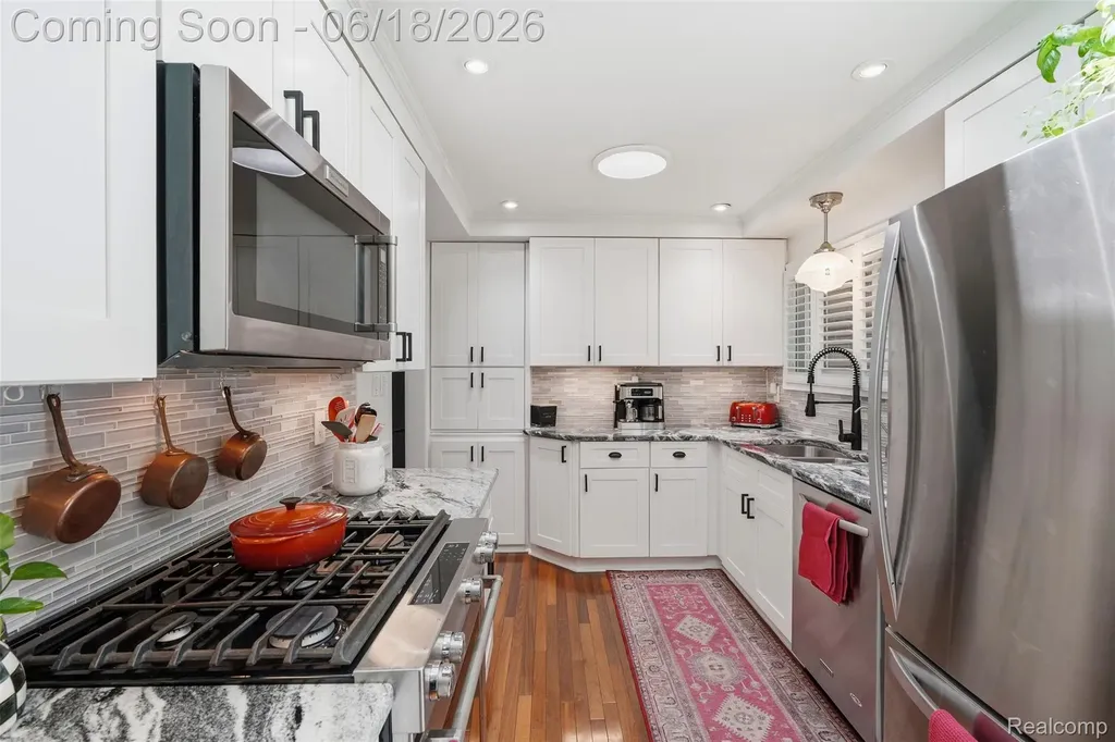 25531 Crystal Spring Court Farmington Hills City MI 48336