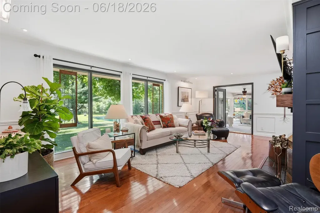 25531 Crystal Spring Court Farmington Hills City MI 48336