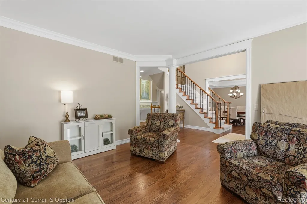 24081 Wintergreen Novi City MI 48374
