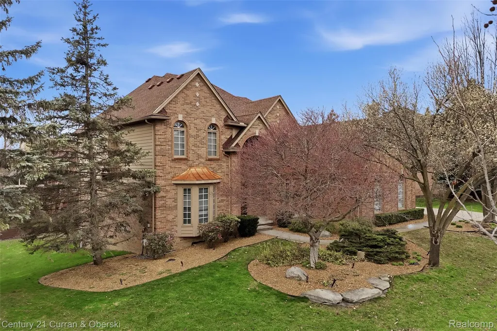 24081 Wintergreen Novi City MI 48374