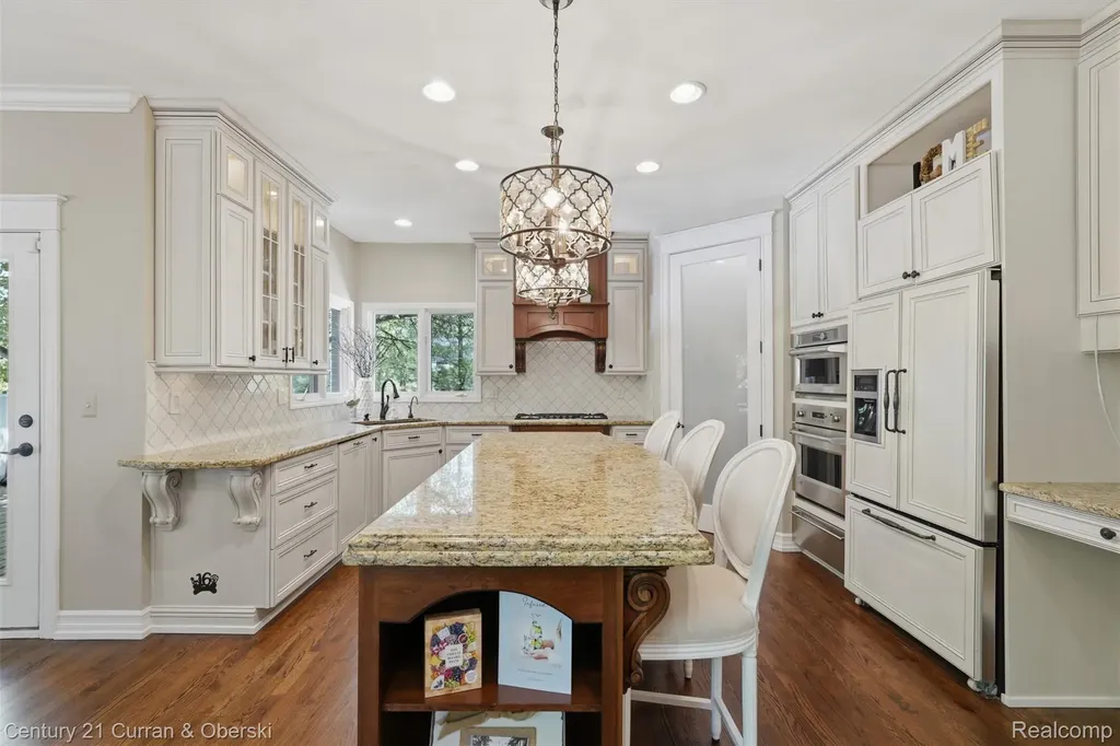 24081 Wintergreen Novi City MI 48374