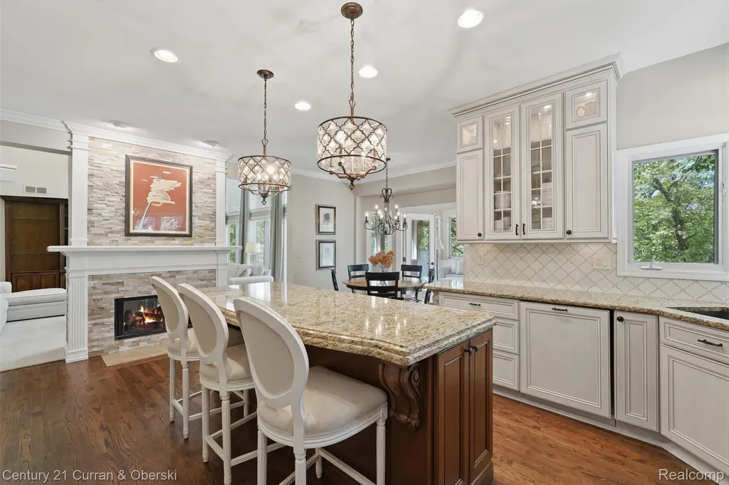 24081 Wintergreen Novi City MI 48374