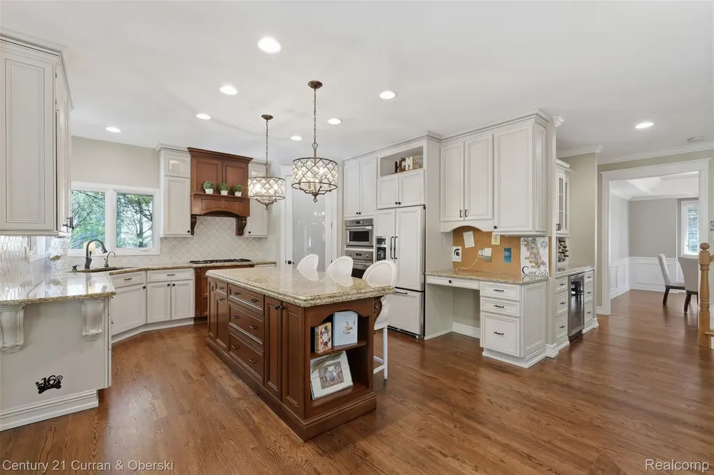 24081 Wintergreen Novi City MI 48374