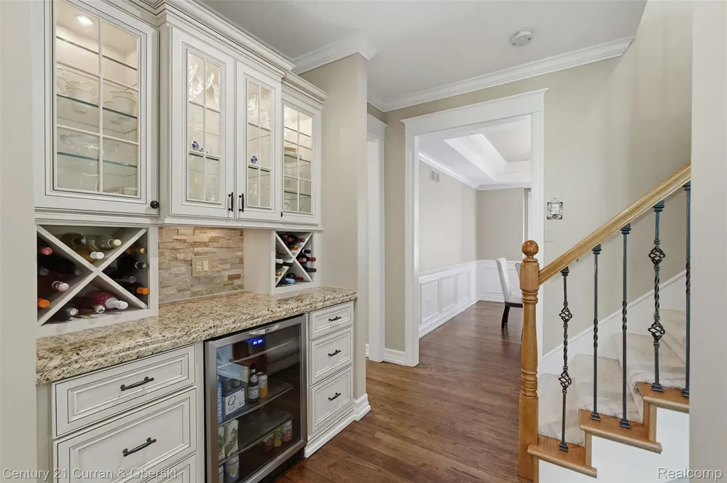 24081 Wintergreen Novi City MI 48374