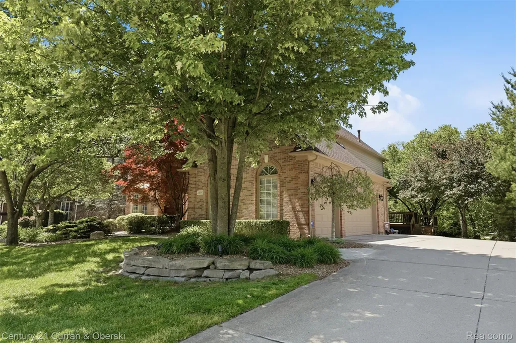 24081 Wintergreen Novi City MI 48374
