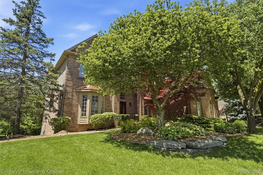 24081 Wintergreen Novi City MI 48374