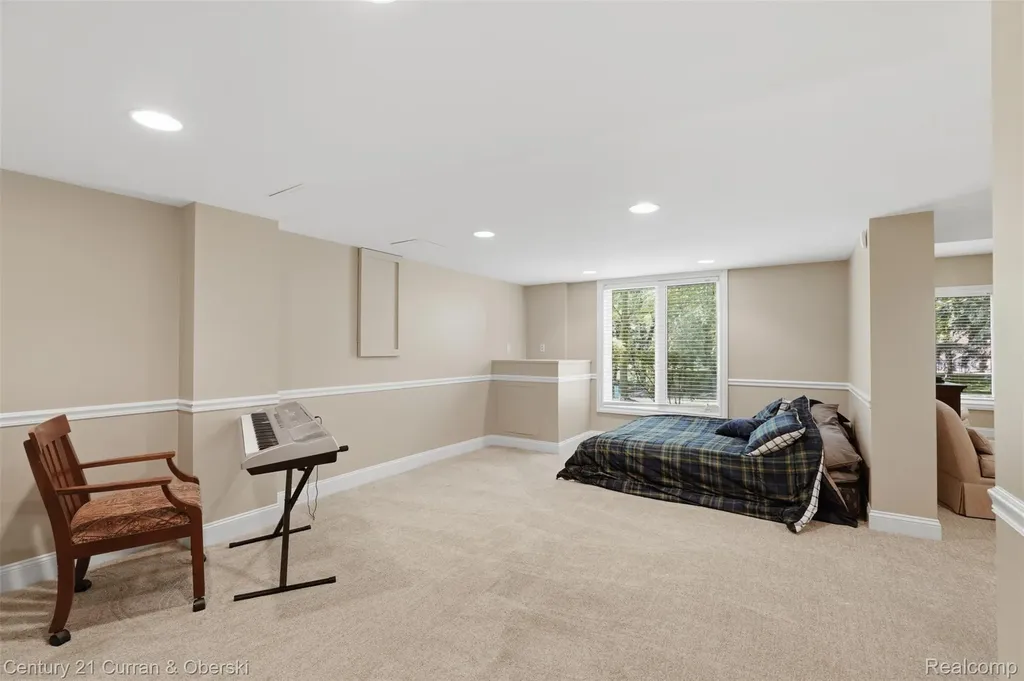 24081 Wintergreen Novi City MI 48374