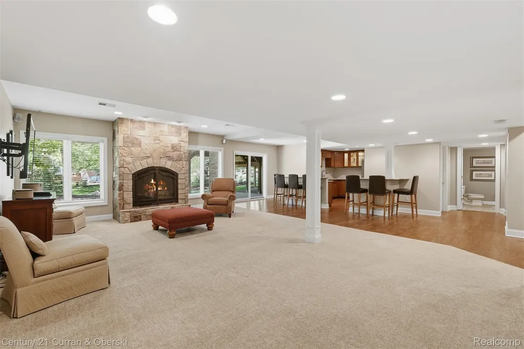 24081 Wintergreen Novi City MI 48374