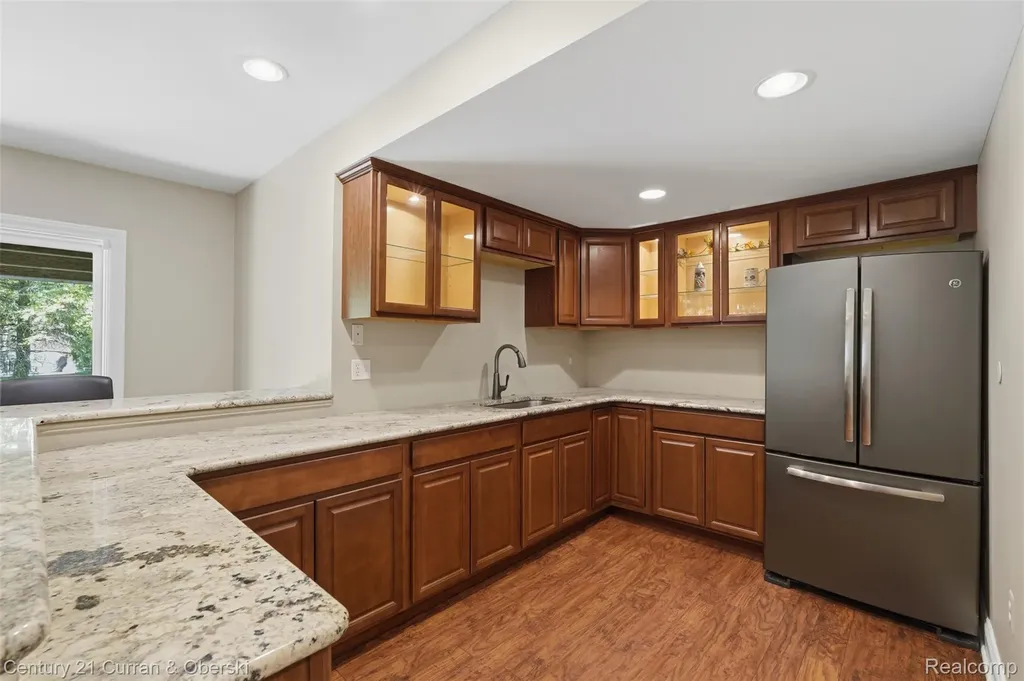 24081 Wintergreen Novi City MI 48374