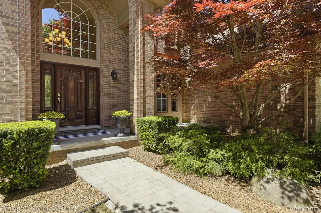24081 Wintergreen Novi City MI 48374