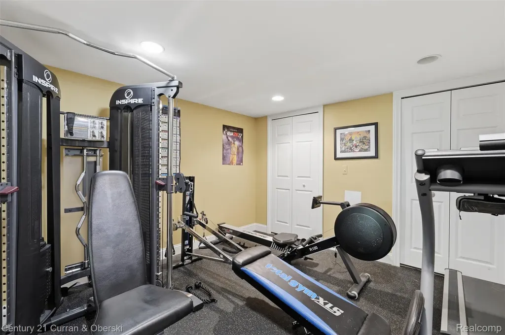 24081 Wintergreen Novi City MI 48374
