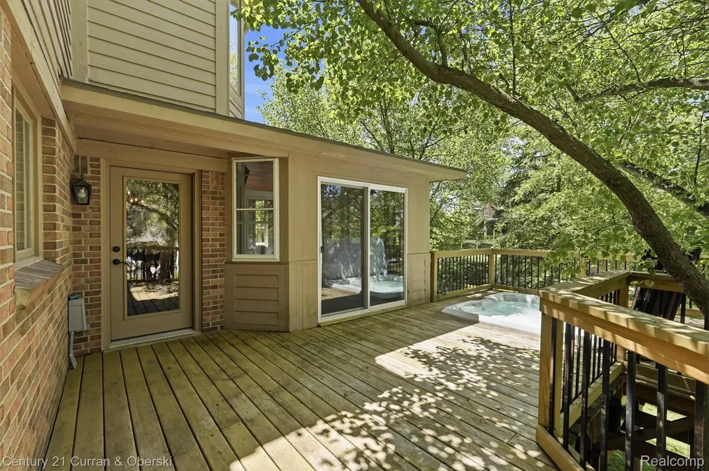 24081 Wintergreen Novi City MI 48374