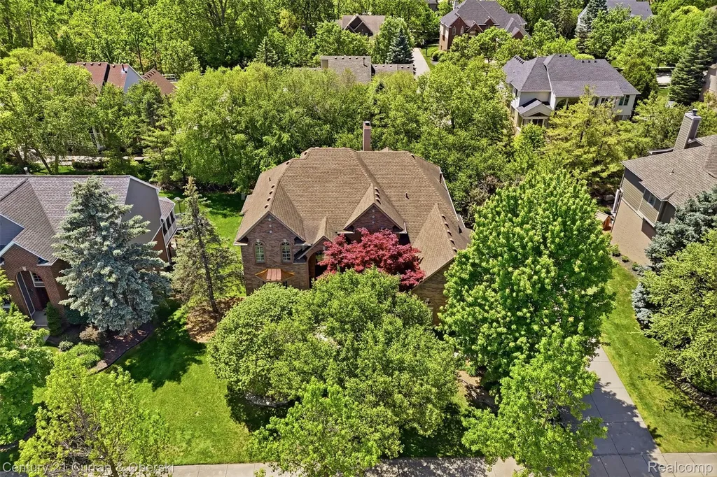 24081 Wintergreen Novi City MI 48374